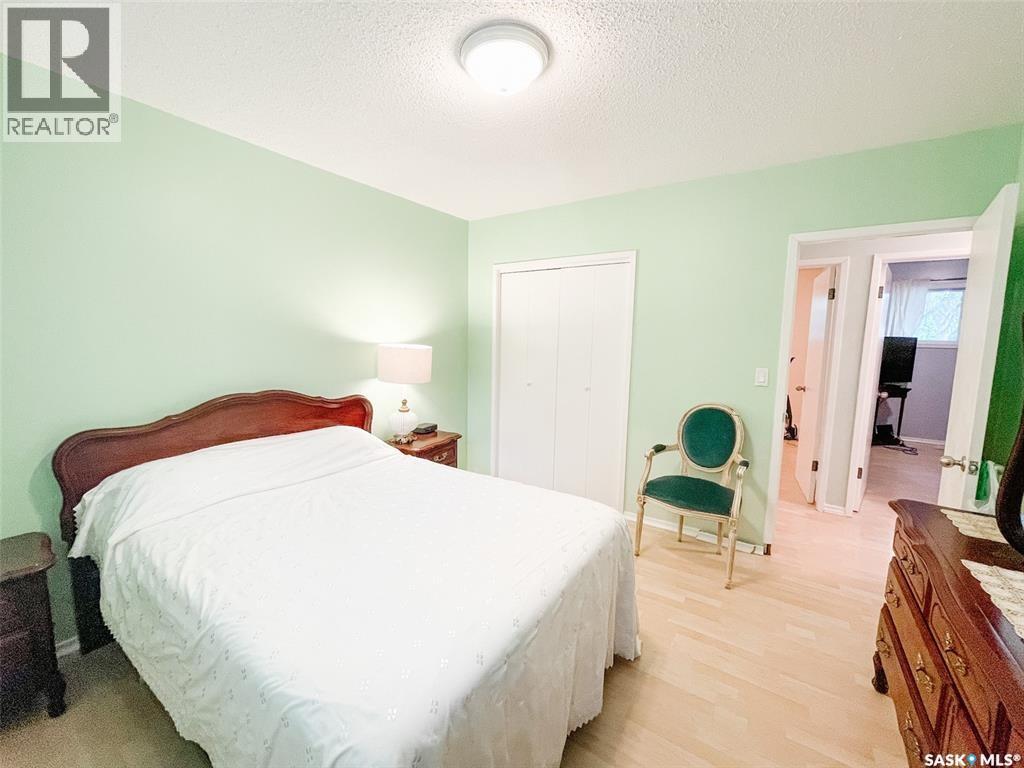 Saskatoon Nutana Park 5卧2卫独立屋|全装修地下室|双车库 - 13