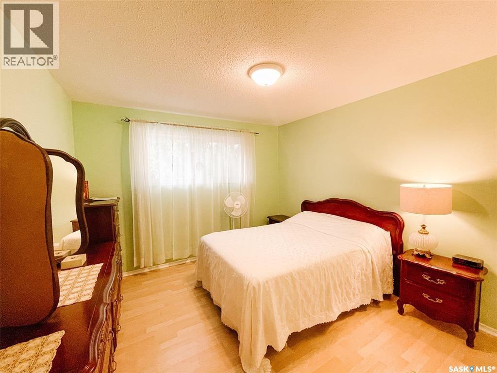 Saskatoon Nutana Park 5卧2卫独立屋|全装修地下室|双车库 - 14