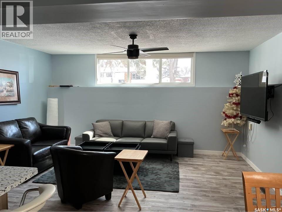 Saskatoon Nutana Park 5卧2卫独立屋|全装修地下室|双车库 - 20