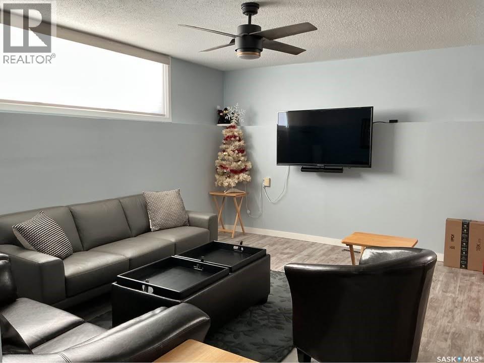 Saskatoon Nutana Park 5卧2卫独立屋|全装修地下室|双车库 - 21