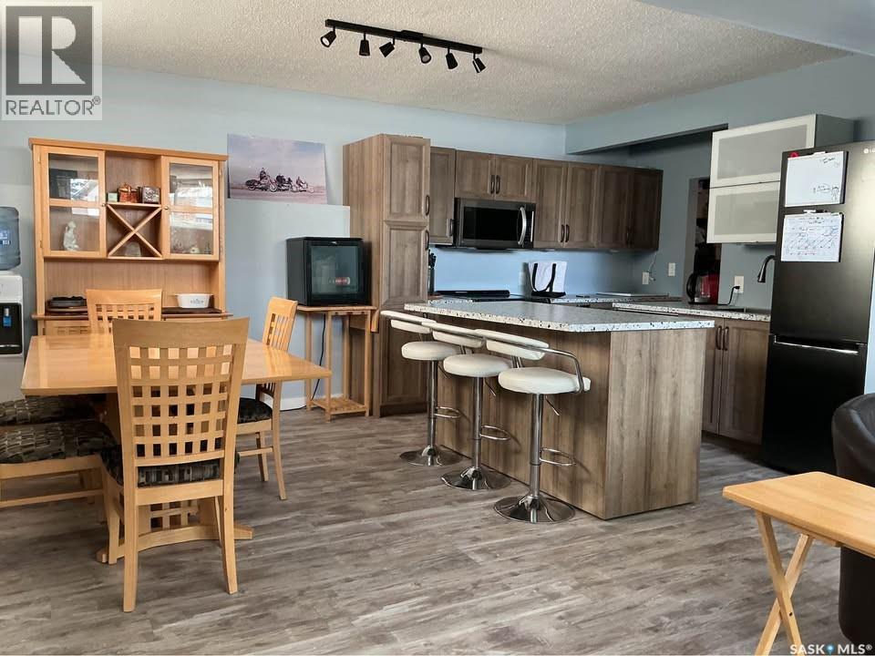 Saskatoon Nutana Park 5卧2卫独立屋|全装修地下室|双车库 - 3