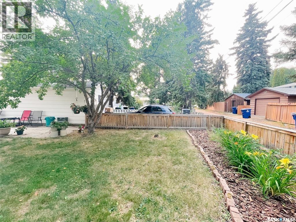 Saskatoon Nutana Park 5卧2卫独立屋|全装修地下室|双车库 - 32