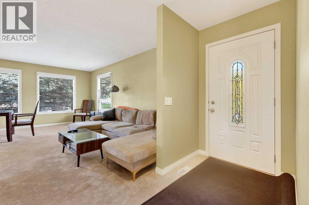 House for Sale in 10540 Oakfield Drive SW|Calgary, Alberta T2W2A9 5