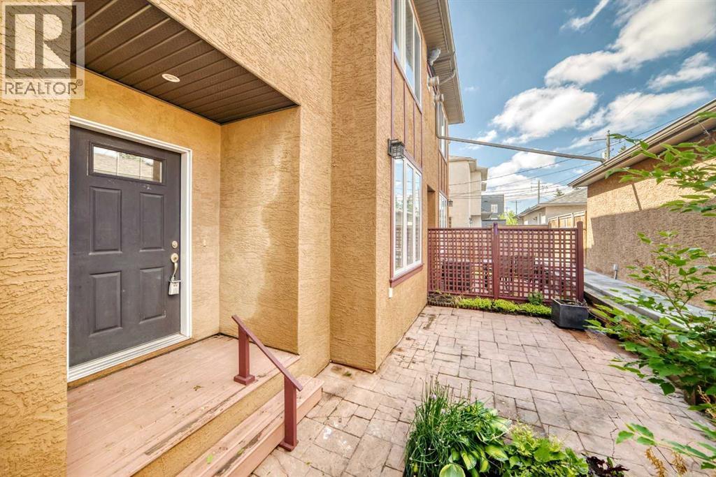 Row / Townhouse for Sale in 2, 1921 30 Street SW|Calgary, Alberta T3E2L5 2