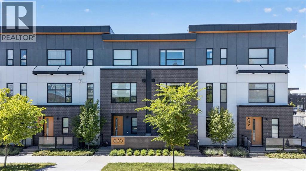 Row / Townhouse for Sale in 833 77 Street SW|Calgary, Alberta T3H6B2