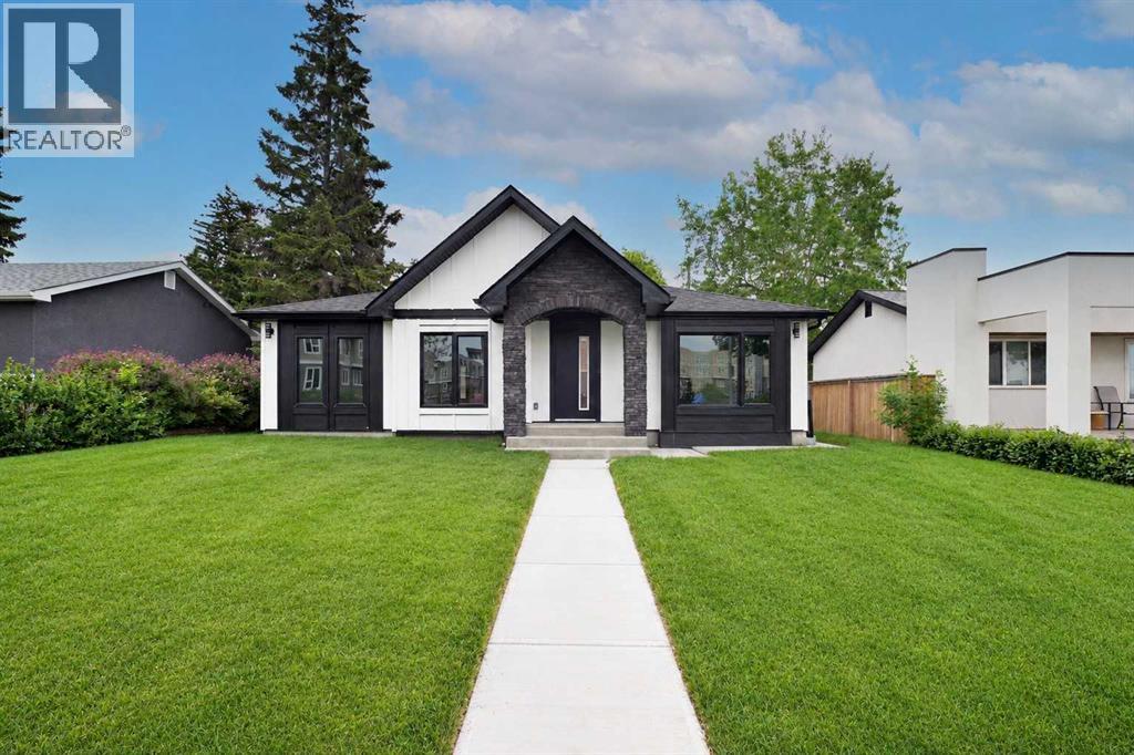 House for Sale in 4940 45 Street SW|Calgary, Alberta T3E3W4