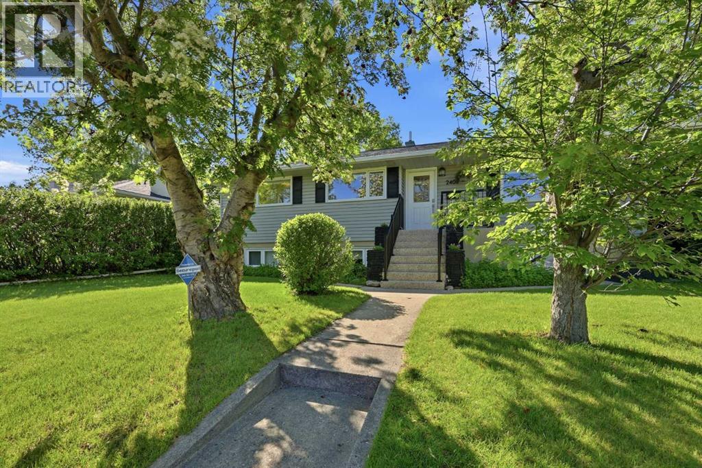 House for Sale in 2408 Richmond Road SW|Calgary, Alberta t2t5e4 3