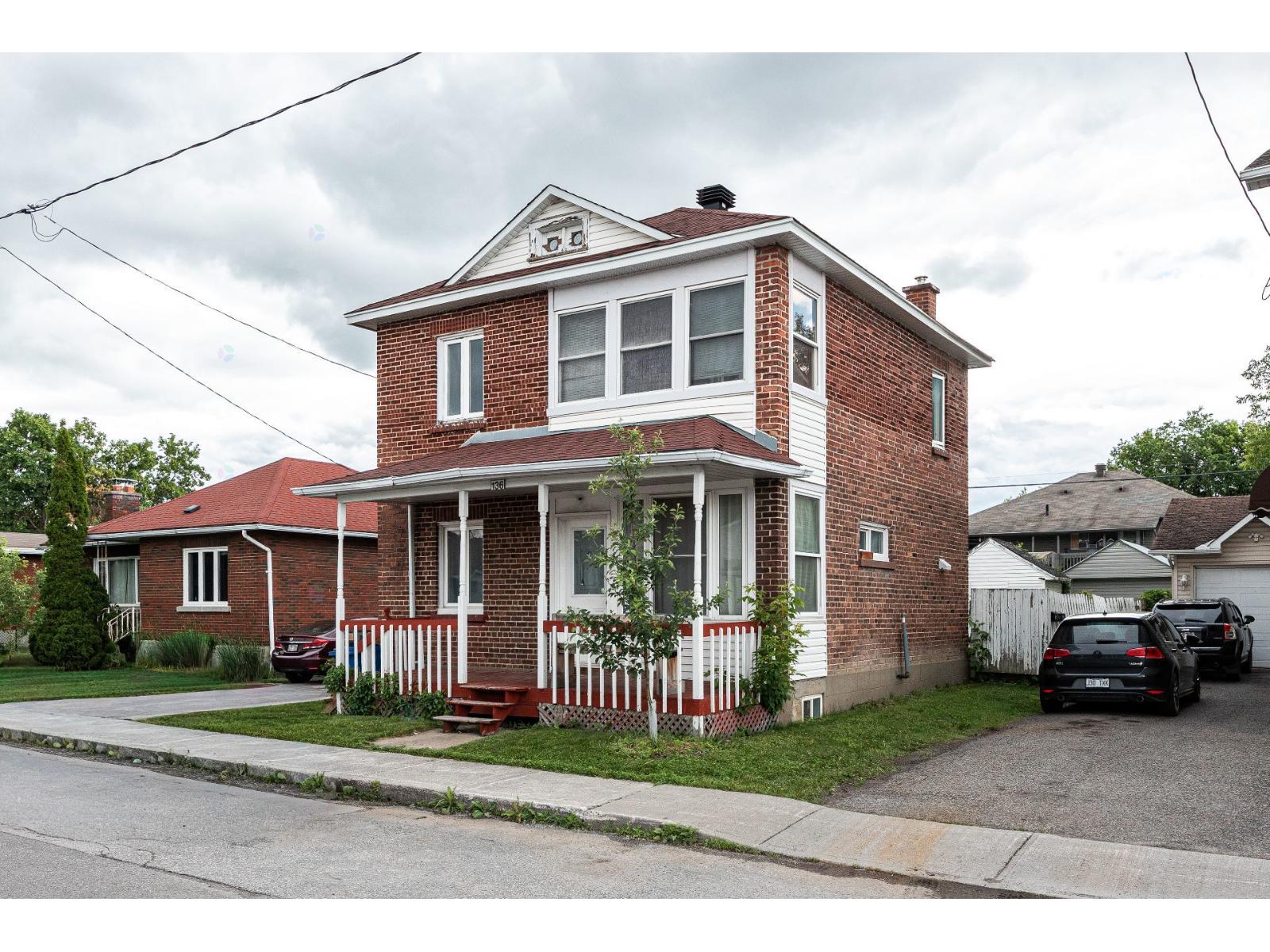 136 Rue Léo-Smith