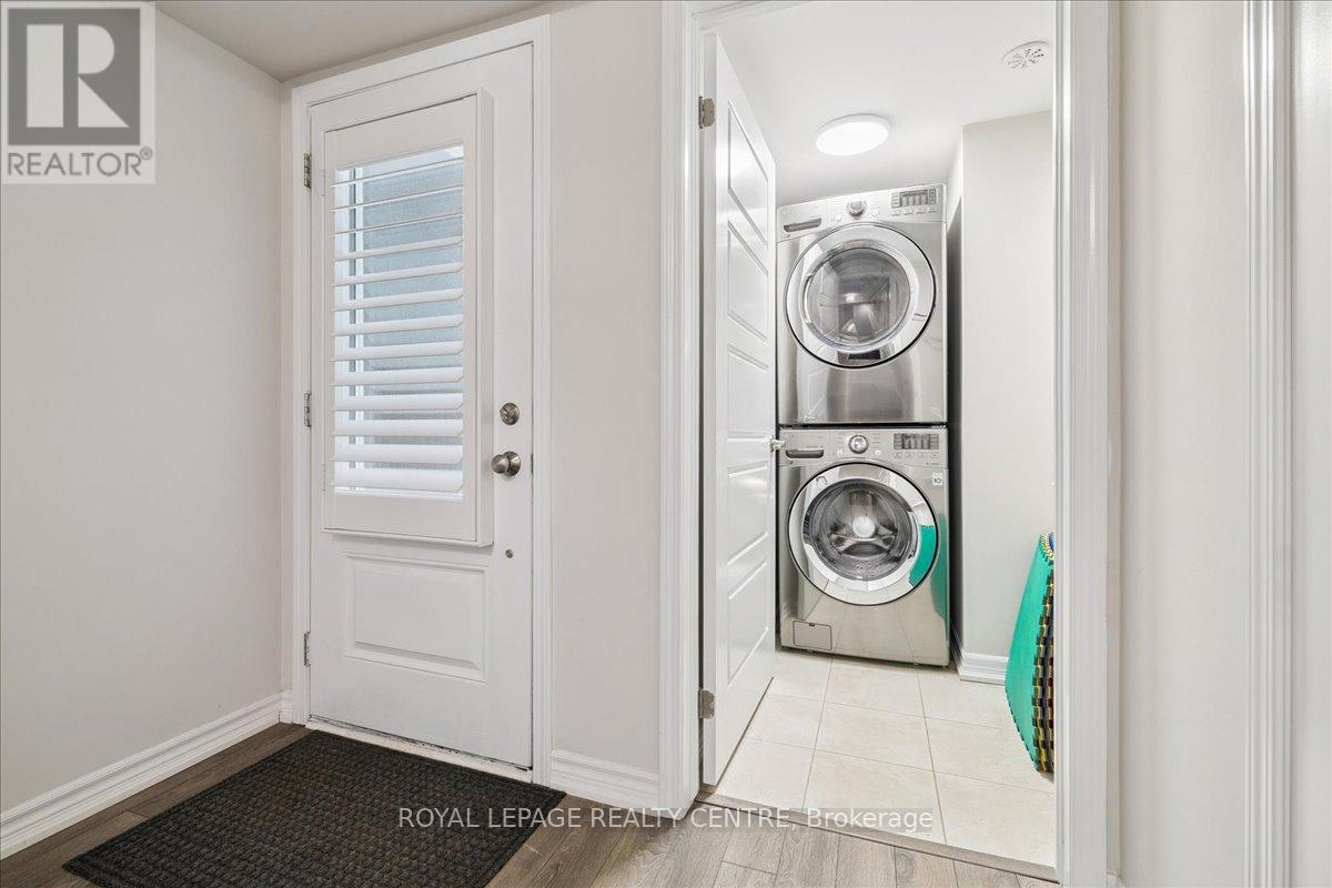 Row / Townhouse for Sale in 3087 MISTLETOE GARDENS|Oakville (GO Glenorchy), Ontario L6M0Y7 5