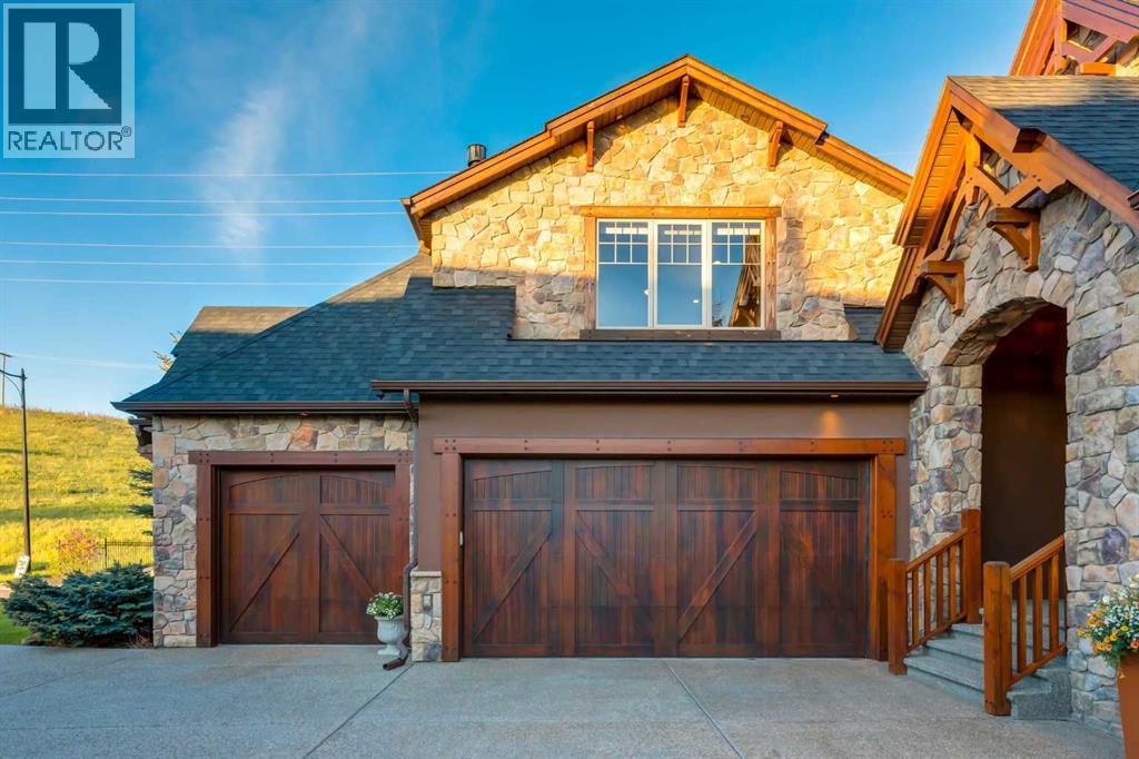House for Sale in 250 CRESTRIDGE Place SW|Calgary, Alberta T3B5Z2 5