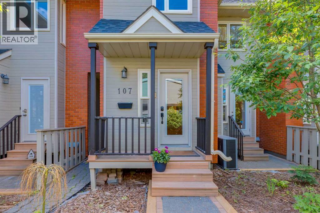 Row / Townhouse for Sale in 107 9 Street NW|Calgary, Alberta T2N0E3
