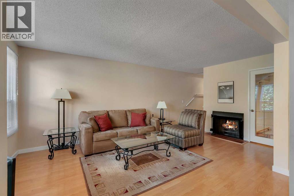 Row / Townhouse for Sale in 304, 544 Blackthorn Road NE|Calgary, Alberta T2K5J5 4