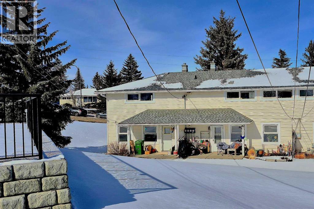 Row / Townhouse for Sale in 525 32 Avenue NE|Calgary, Alberta T2E2H3 4
