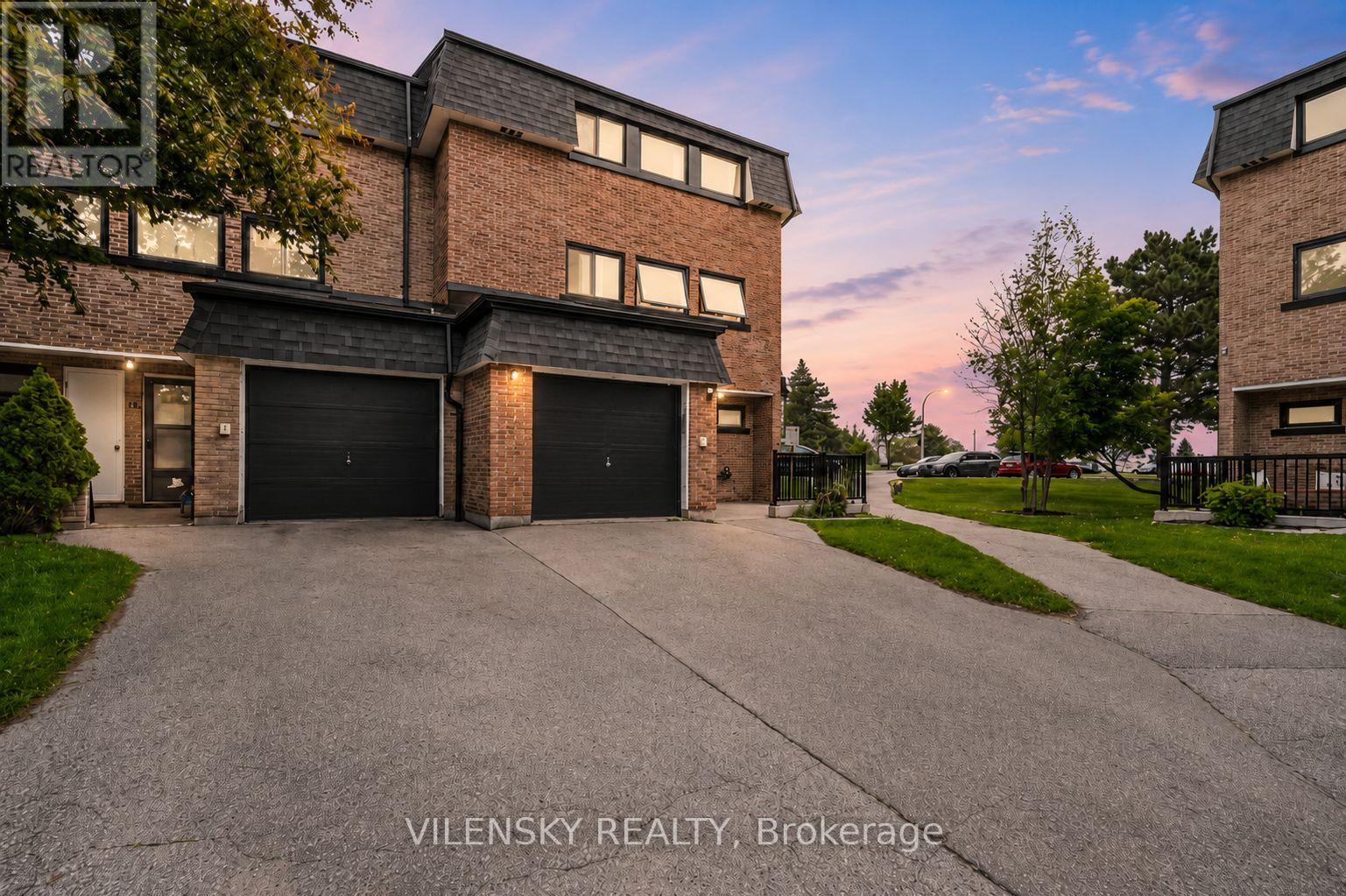 19 - 14 POPLAR CRESCENT, Aurora (Aurora Highlands), Ontario L4G3L3