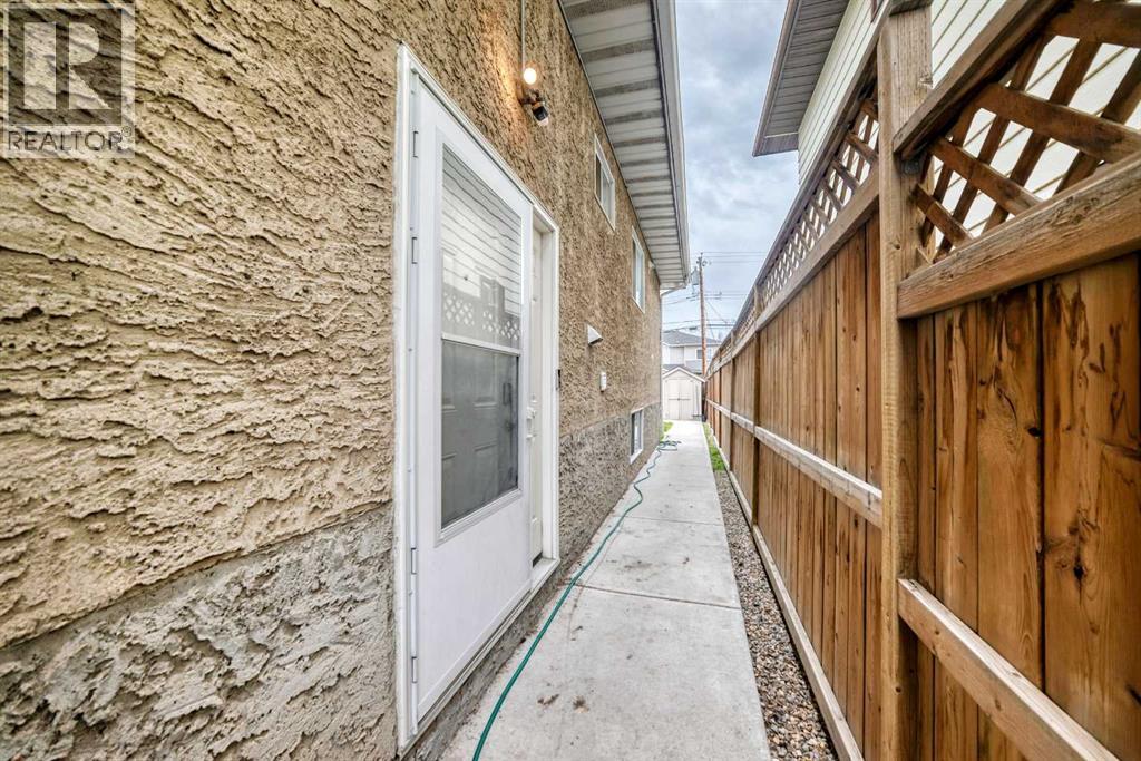 Duplex for Sale in 4331 72 Street NW|Calgary, Alberta T3B2L1 3