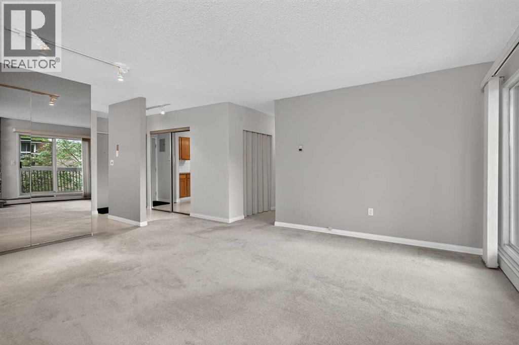 Apartment for Sale in 203, 239 6 Avenue NE|Calgary, Alberta T2E0L8 4