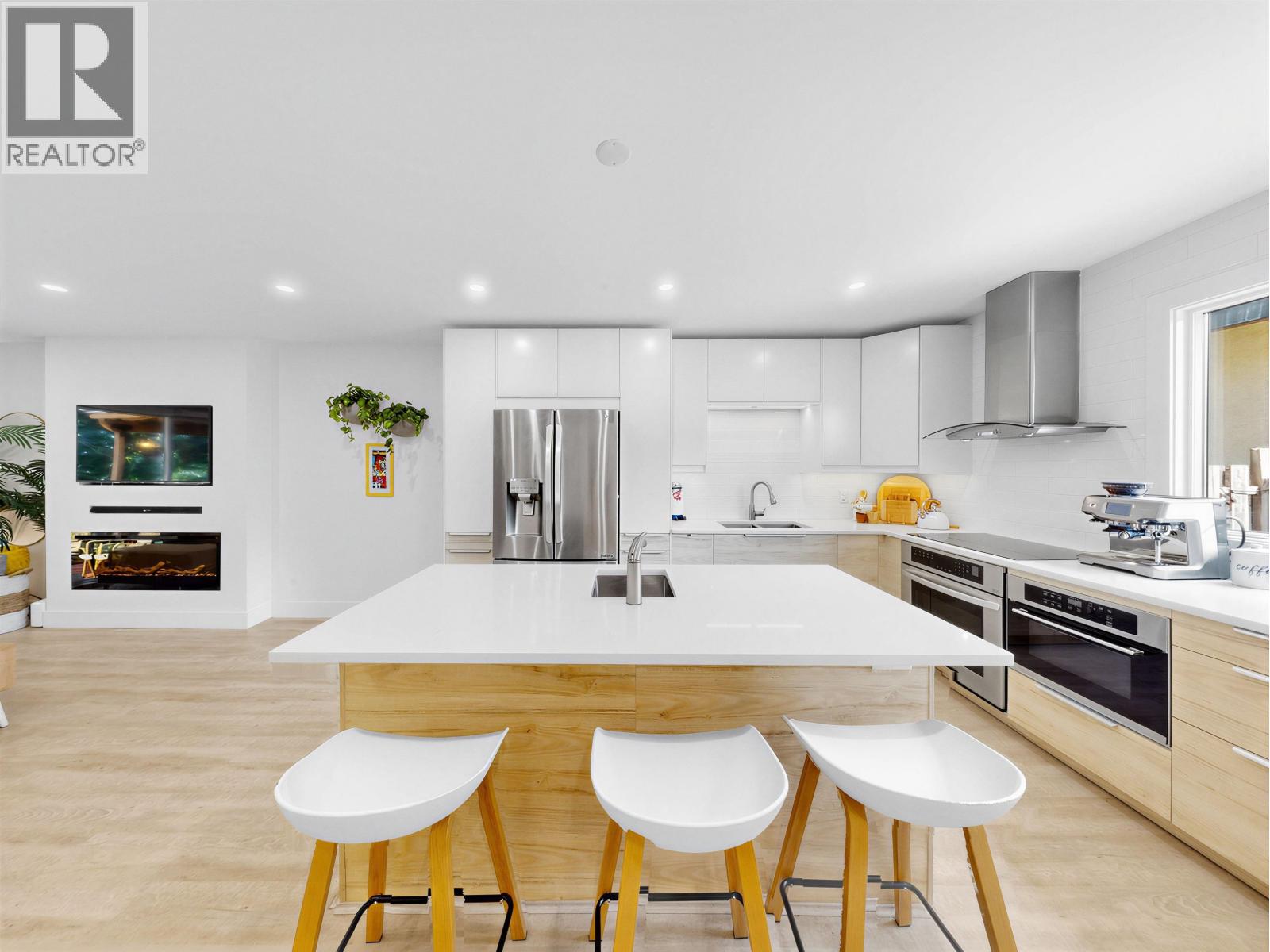 1270 PREMIER STREET