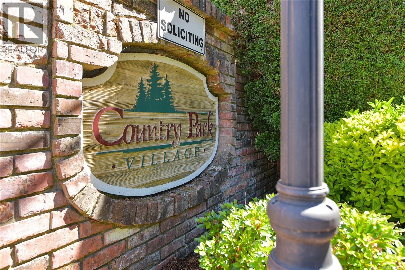 16 7583 Central Saanich Rd