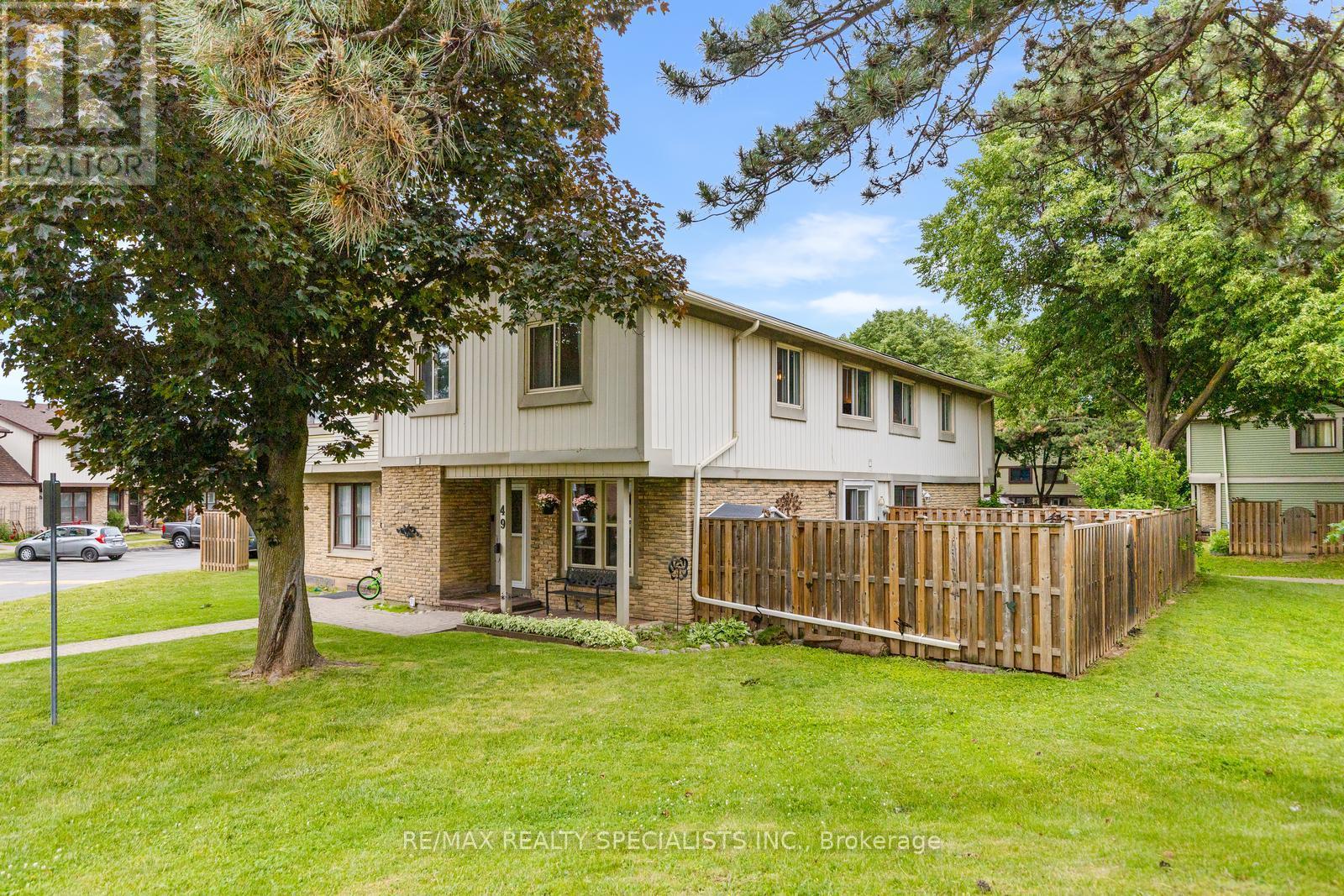 Row / Townhouse for Sale in 49 - 6650 FALCONER DRIVE|Mississauga (Streetsville), Ontario L5N1B5 2