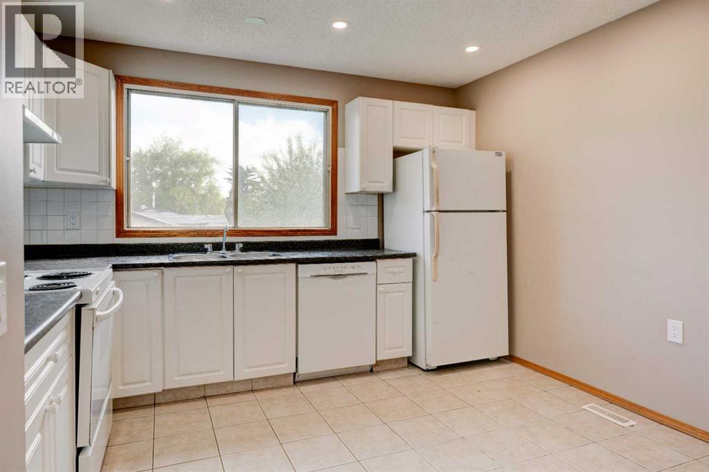 House for Sale in 27 Dovely Way SE|Calgary, Alberta T2B2K7 5