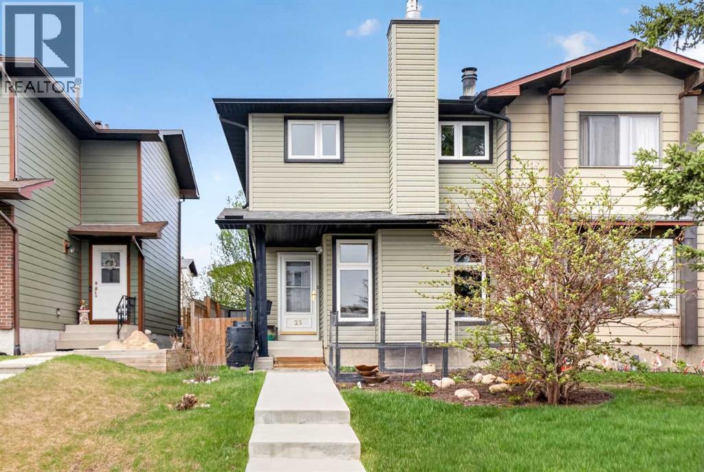 Duplex for Sale in 23 Bermuda Place NW|Calgary, Alberta T3K1H4