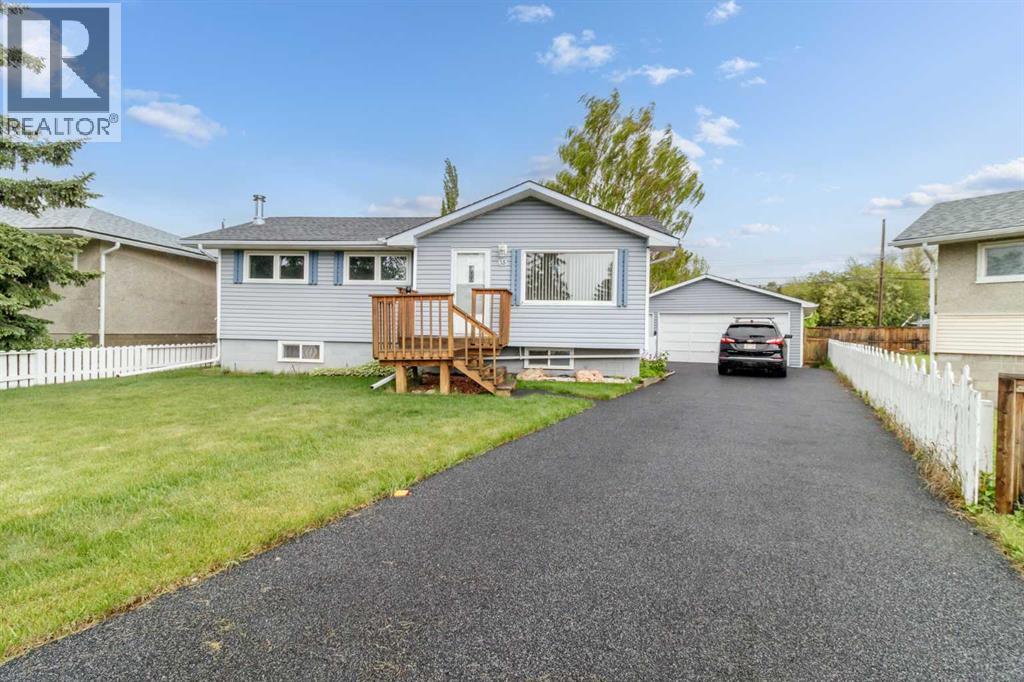 House for Sale in 35 Beaupre Crescent|Calgary, Alberta T3B2S9 4