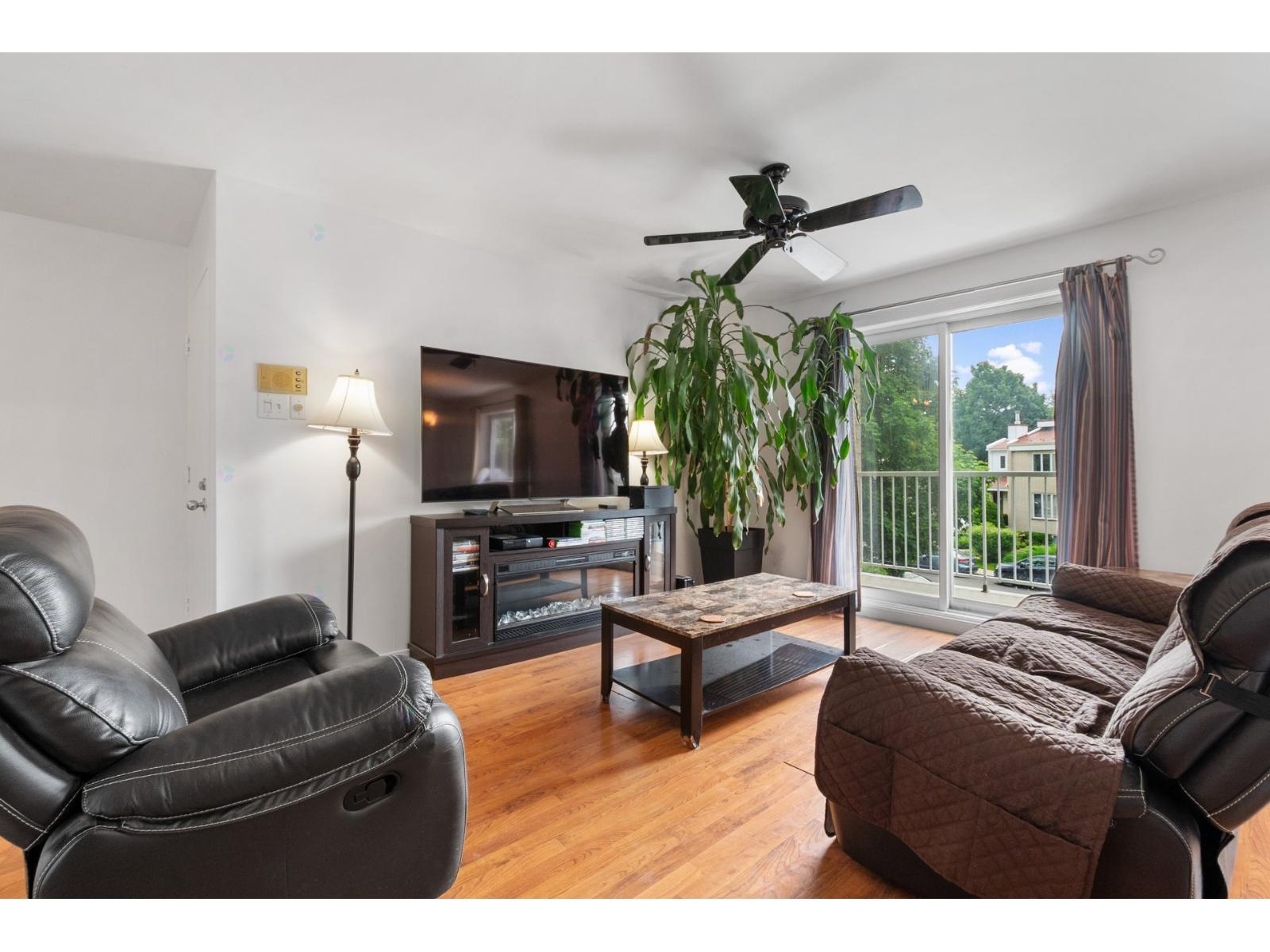 119 Rue Lalande, #6, Longueuil (Le Vieux-Longueuil), Quebec J4G1X9