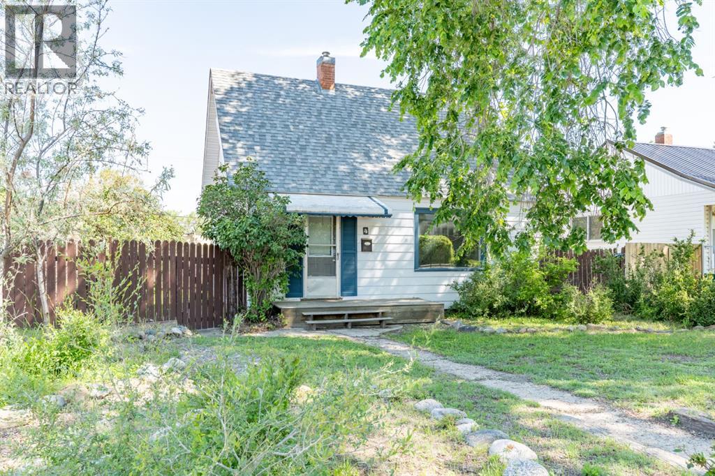 4 8 Street SE, Medicine Hat, Alberta T1A1L1