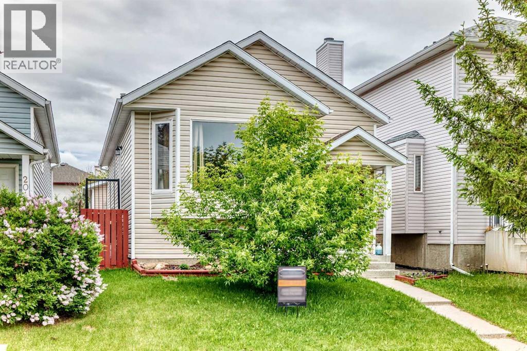 House for Sale in 208 Erin Meadow Green SE|Calgary, Alberta T2B3G3 2