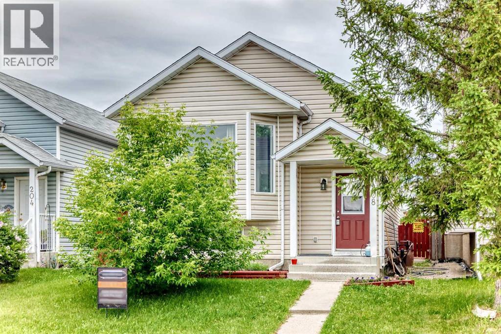 House for Sale in 208 Erin Meadow Green SE|Calgary, Alberta T2B3G3