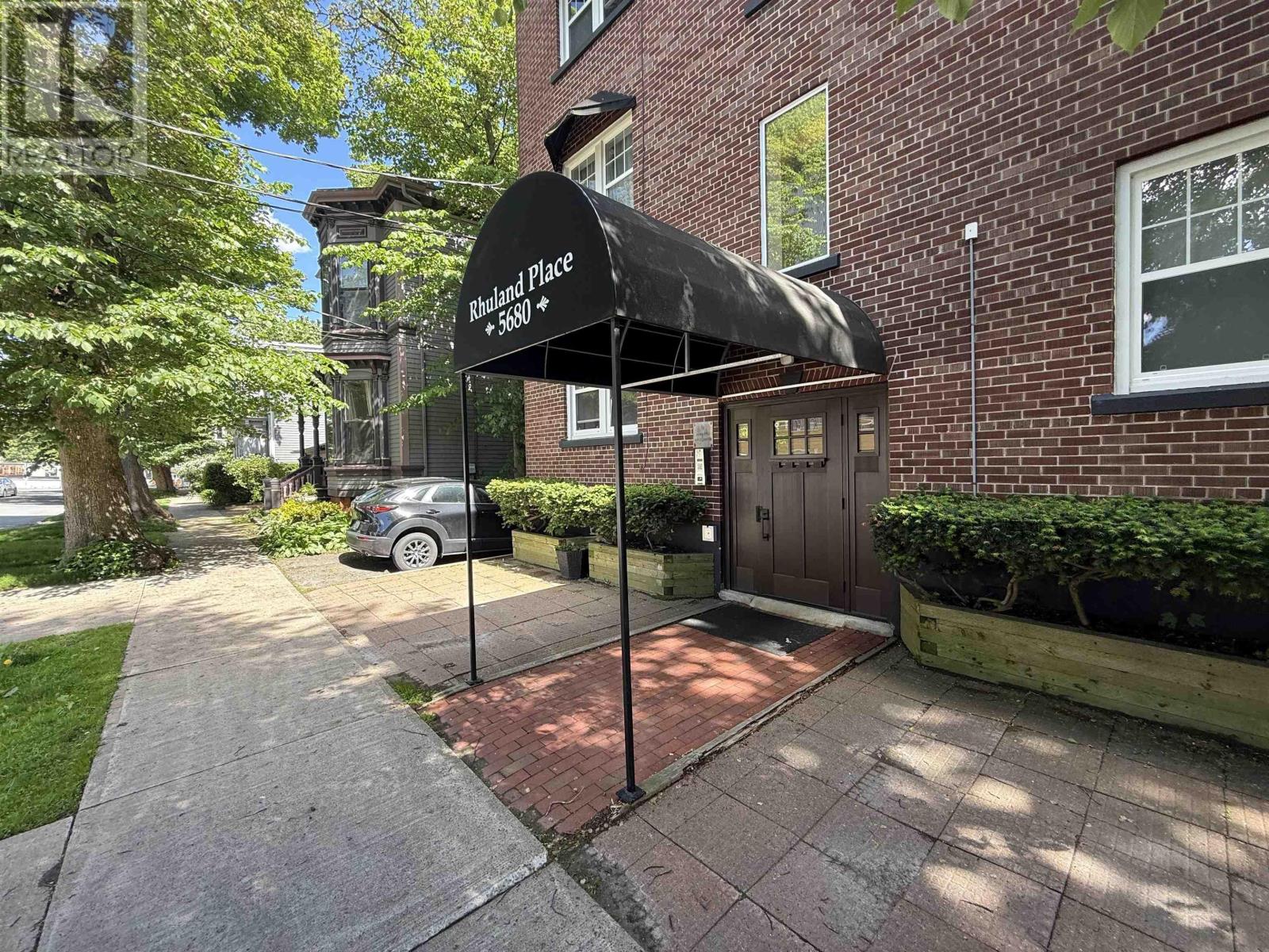 1 5680 Rhuland Street, Halifax, Nova Scotia B3H1M1