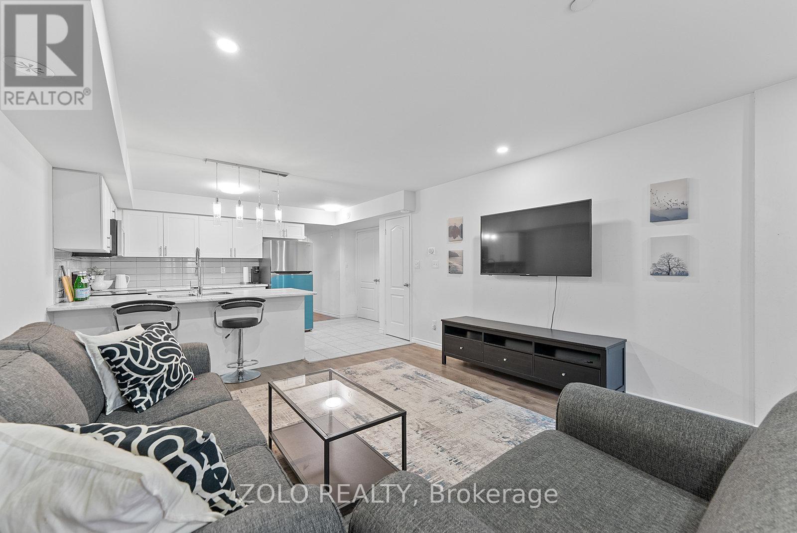 Row / Townhouse for Sale in 28 - 51 HAYS BOULEVARD|Oakville (RO River Oaks), Ontario L6H0J1 5