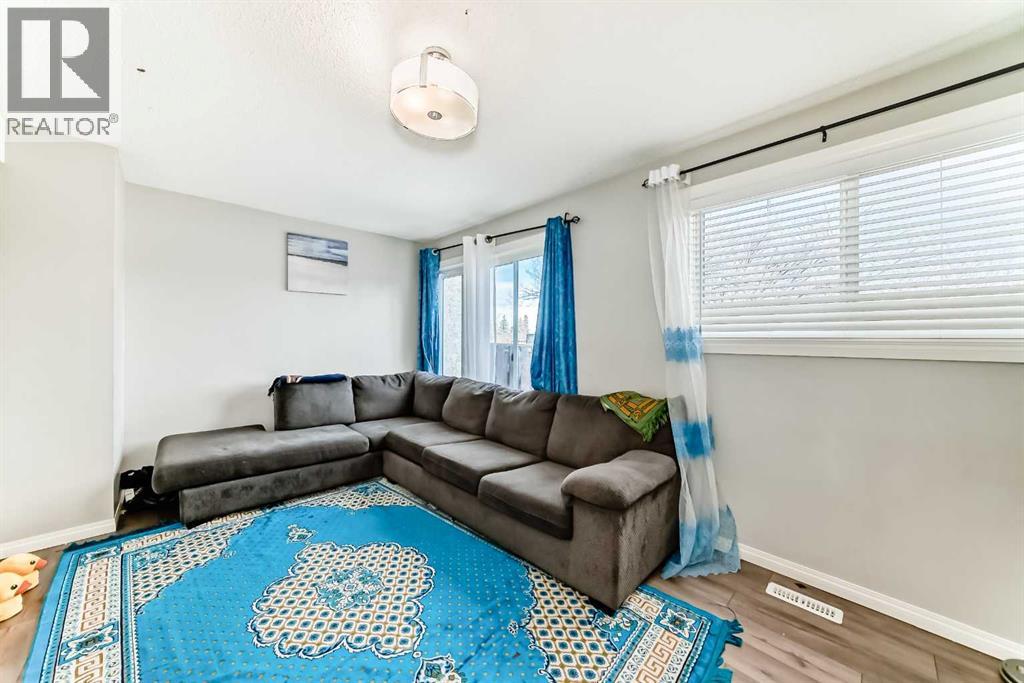 Row / Townhouse for Sale in 57, 5520 1 Avenue SE|Calgary, Alberta T7A5Z7