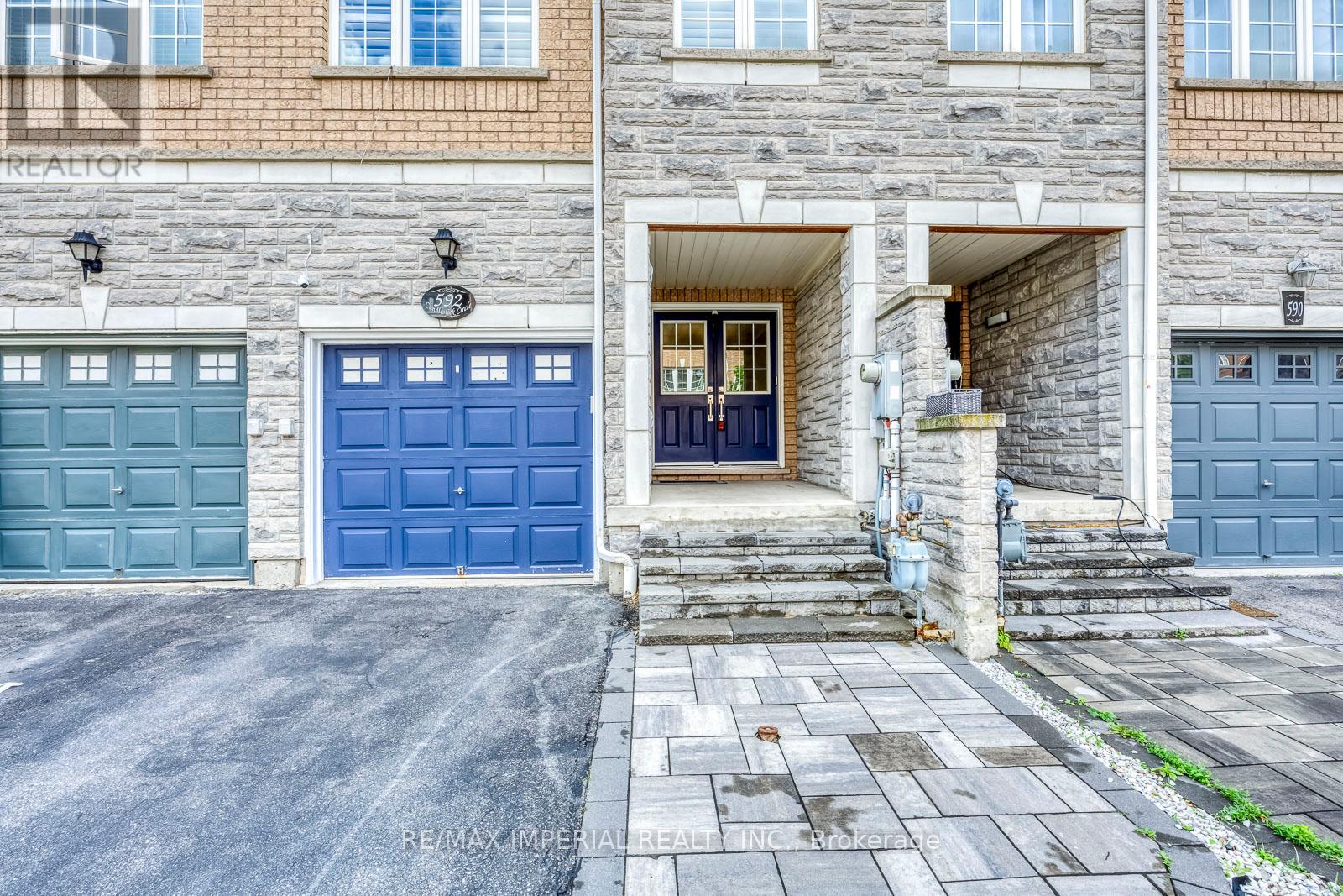 Row / Townhouse for Sale in 592 CANDLESTICK CIRCLE|Mississauga (Hurontario), Ontario L4Z0B5 3