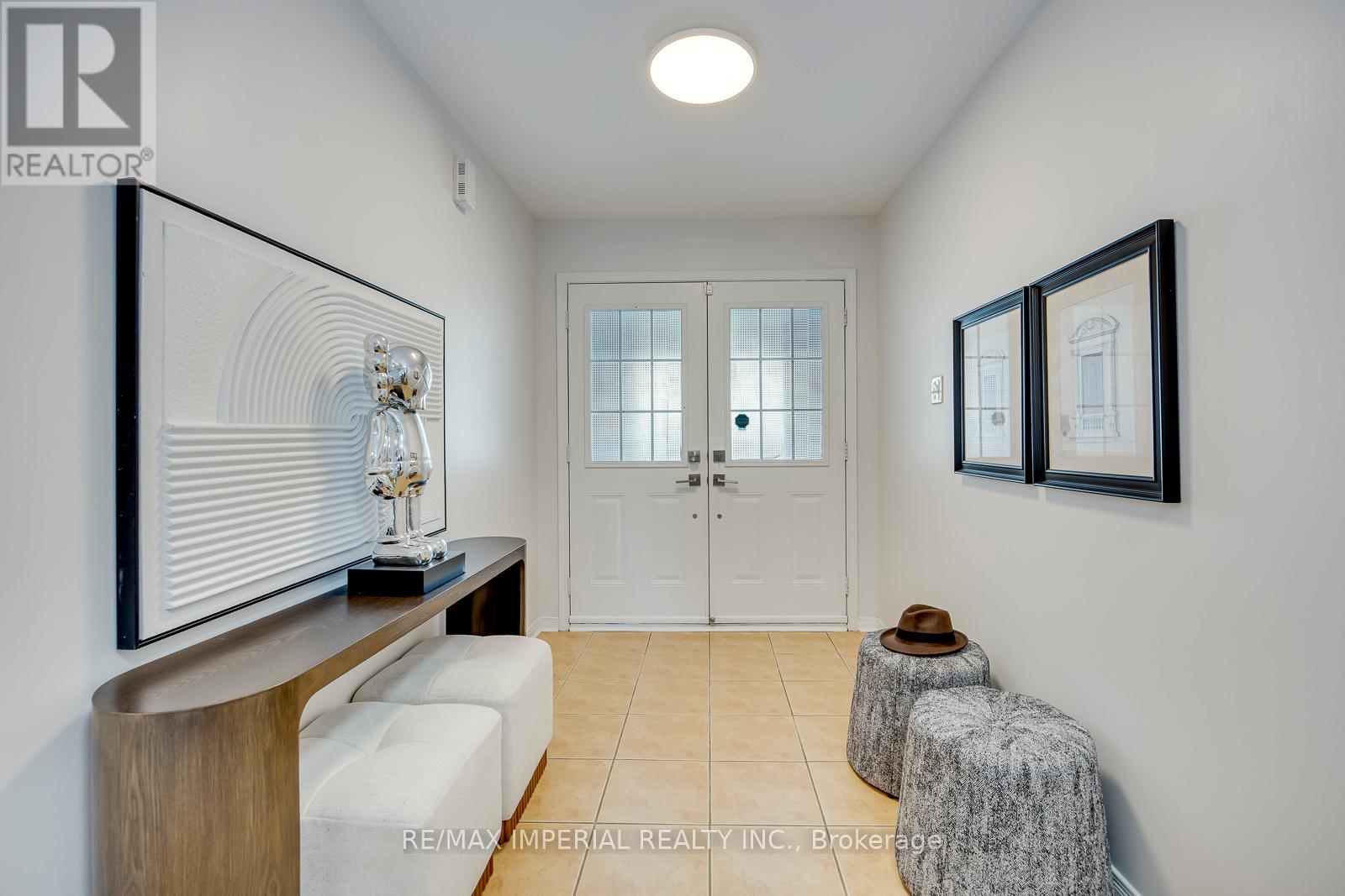 Row / Townhouse for Sale in 592 CANDLESTICK CIRCLE|Mississauga (Hurontario), Ontario L4Z0B5 4