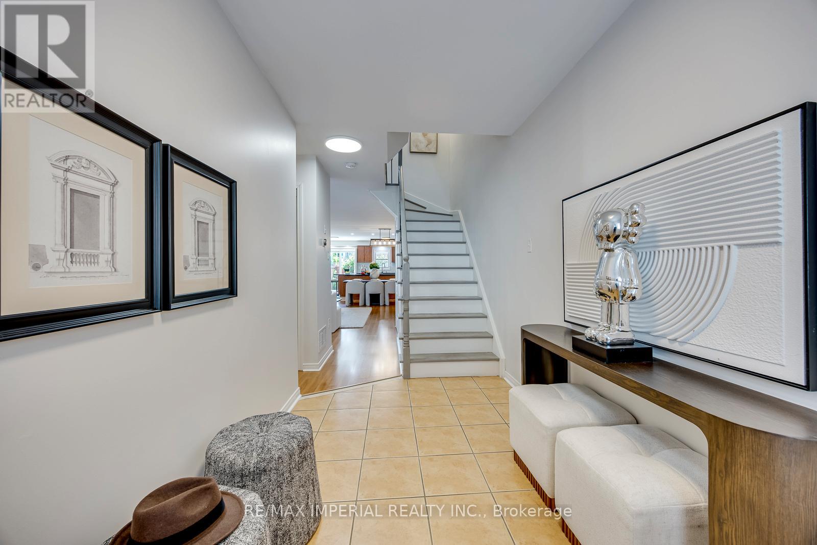 Row / Townhouse for Sale in 592 CANDLESTICK CIRCLE|Mississauga (Hurontario), Ontario L4Z0B5 5