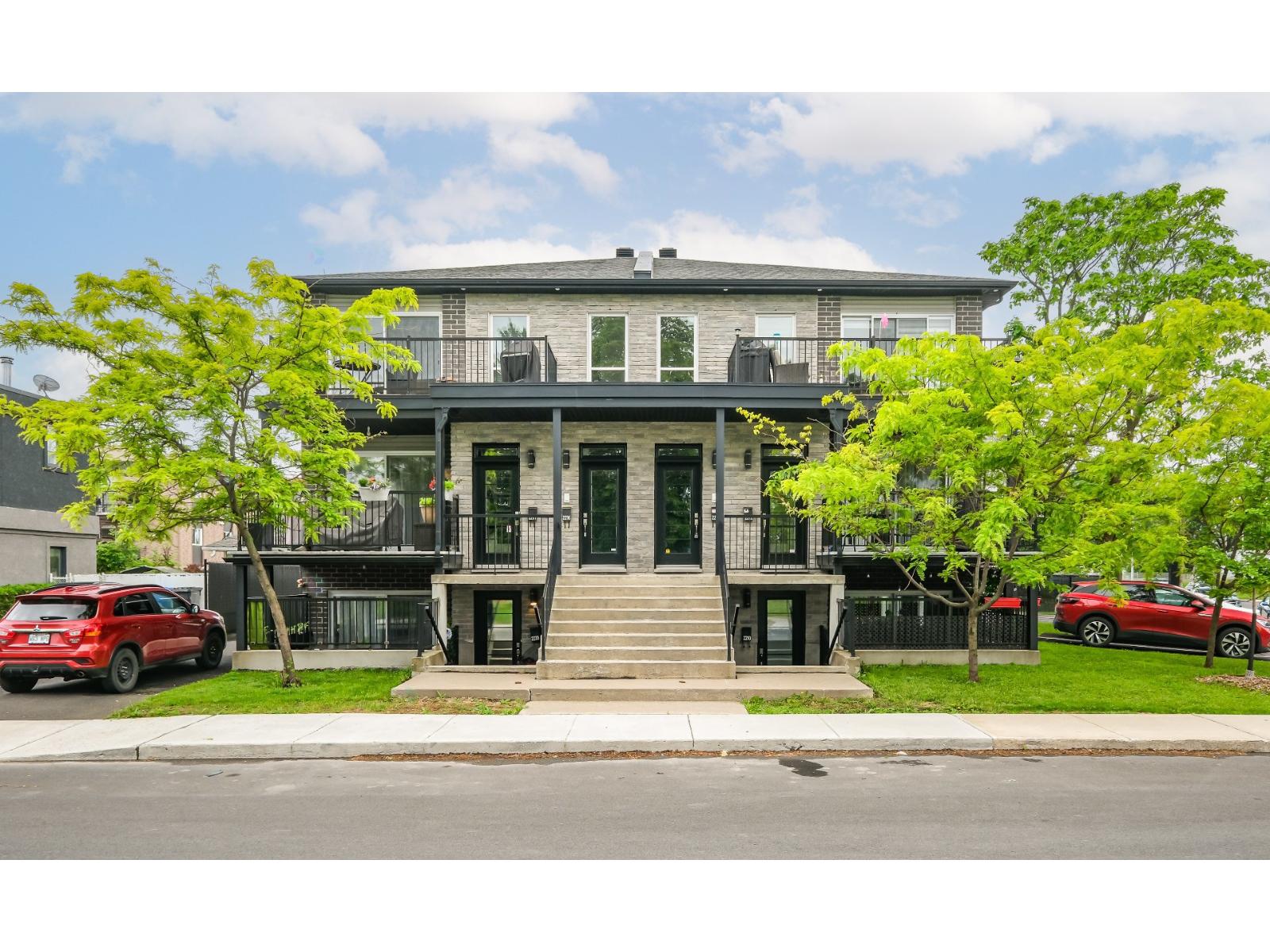 2210 Rue Ste-Marguerite, Longueuil (Le Vieux-Longueuil), Quebec J4K3E1