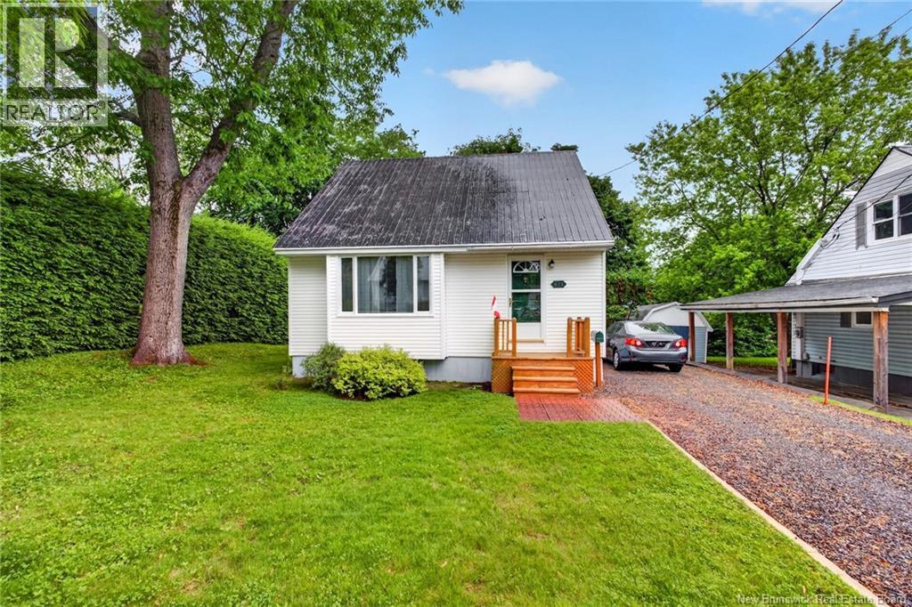 623 Reid Street, Fredericton, New Brunswick E3B3V6