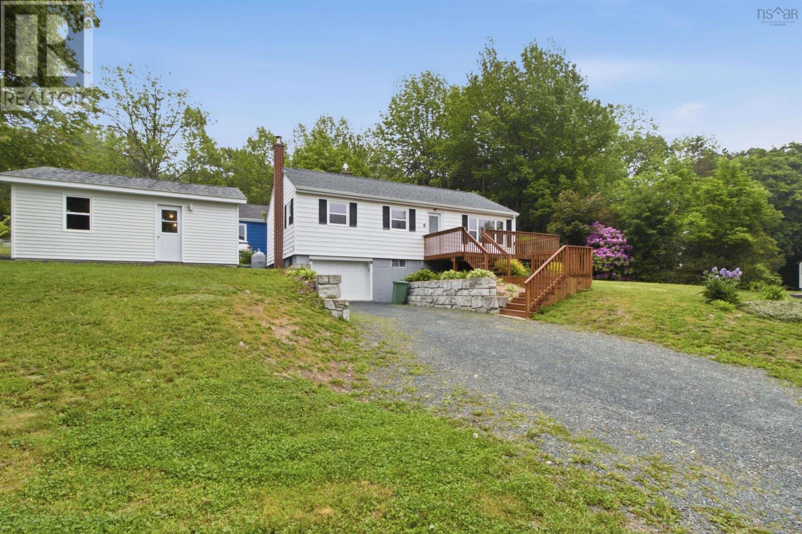 6 Pembrooke Street, Waverley, Nova Scotia B2R1L6