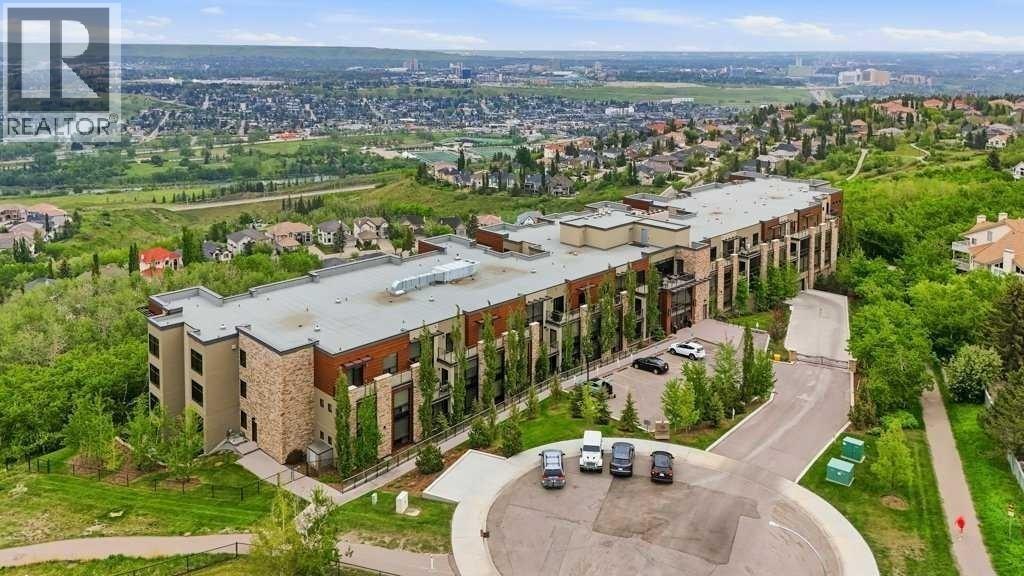 Apartment for Sale in 107, 15 Cougar Ridge Landing SW|Calgary, Alberta T3H6C3 3