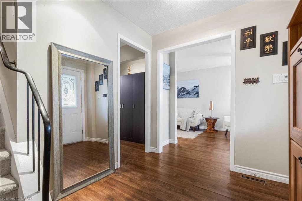 Row / Townhouse for Sale in 6650 FALCONER Drive Unit# 49|Mississauga, Ontario L5N1B5 4