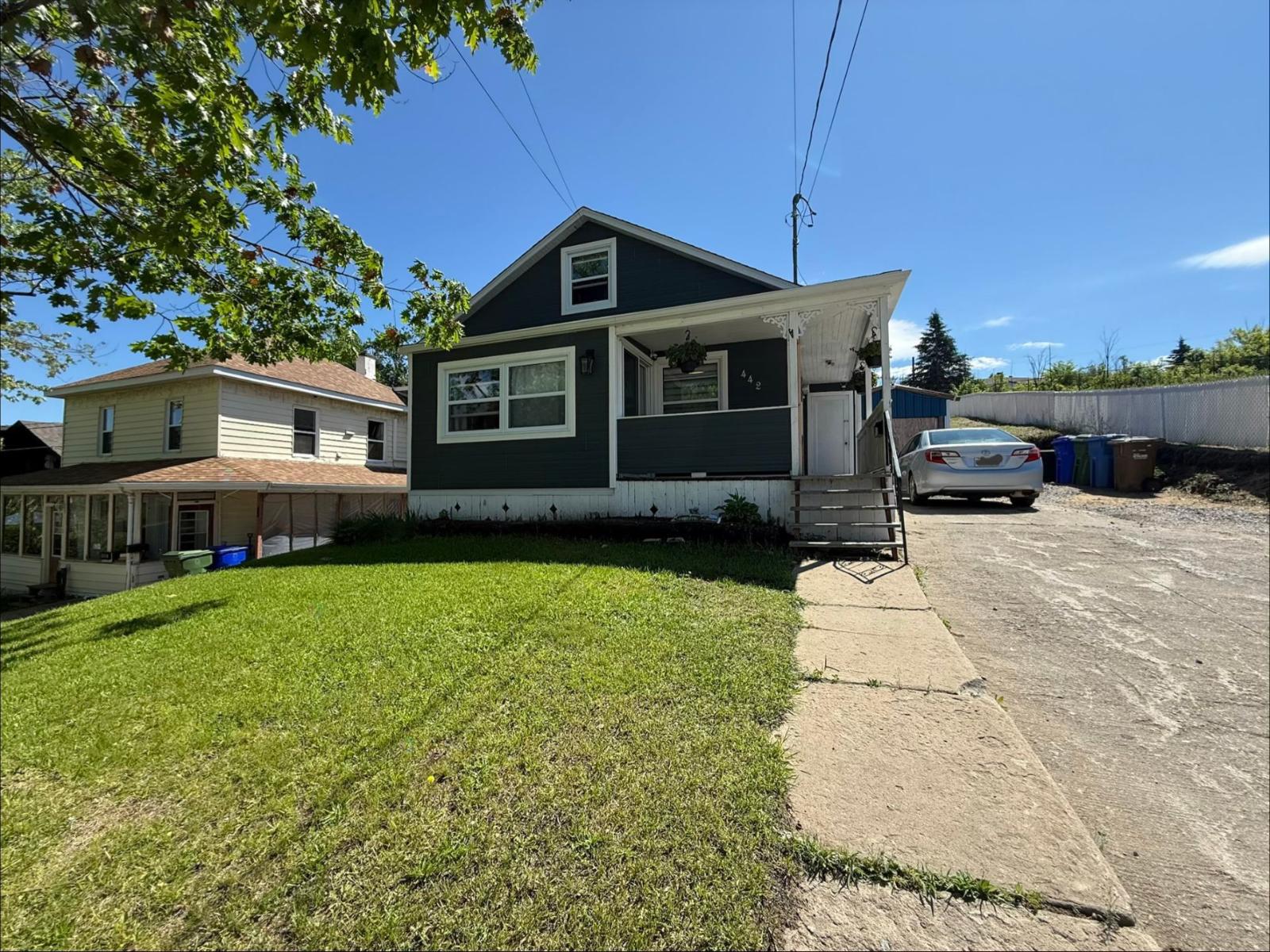 442 Rue St-Louis, La Tuque, Quebec G9X2W9