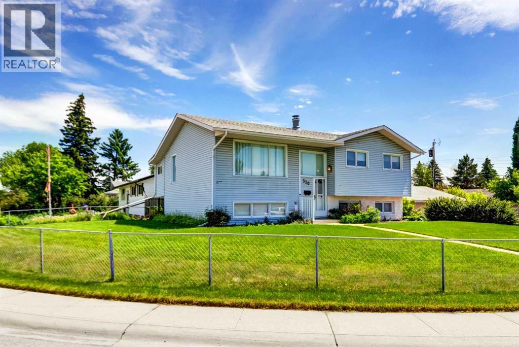House for Sale in 520 Foritana Road SE|Calgary, Alberta T2A2B6