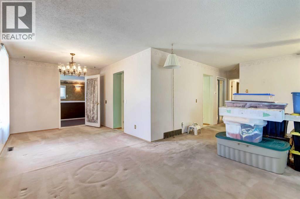 House for Sale in 520 Foritana Road SE|Calgary, Alberta T2A2B6 5