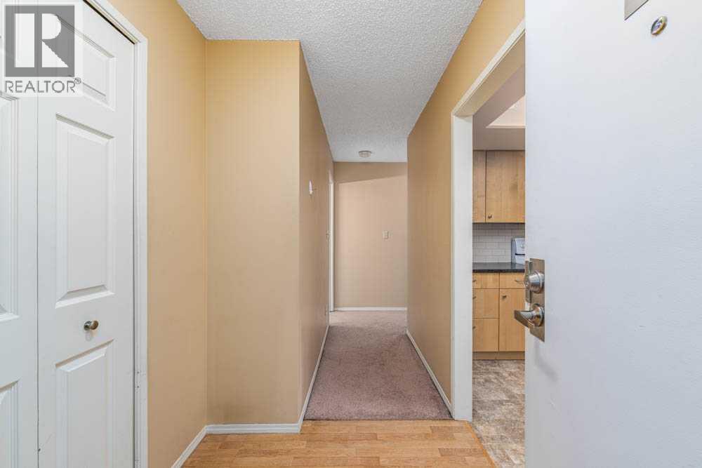 Apartment for Sale in 316, 3730 50 Street NW|Calgary, Alberta T3A2V9 5