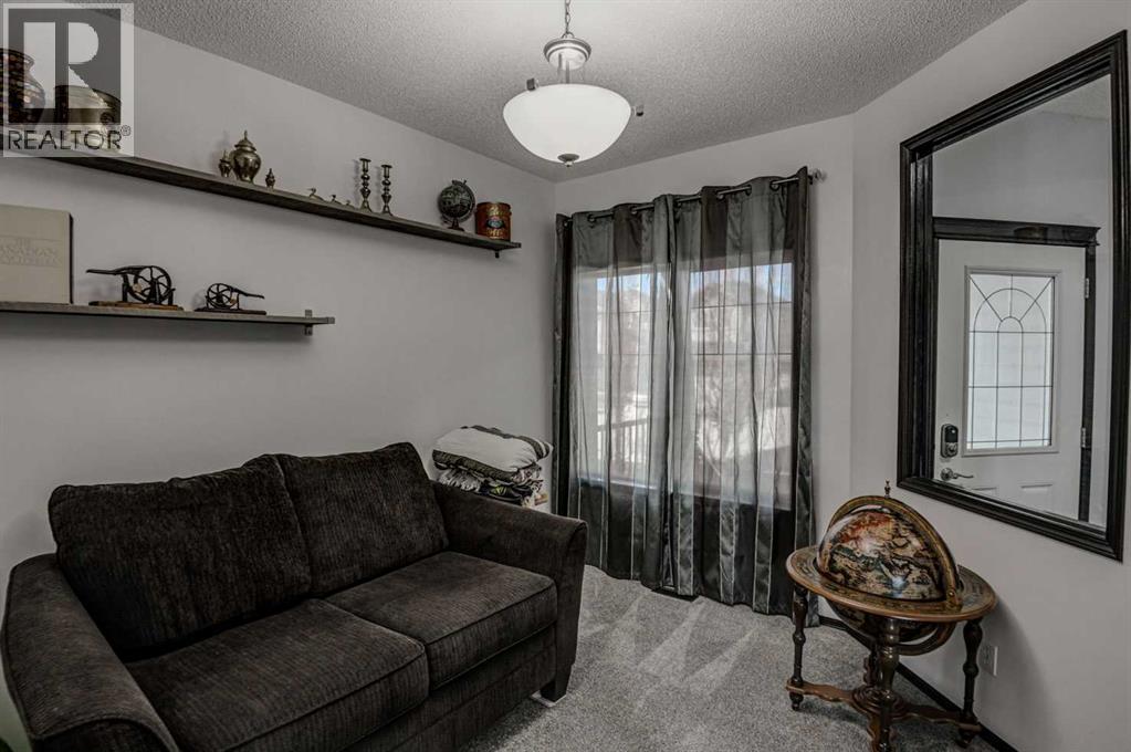 House for Sale in 23 Cranberry Circle SE|Calgary, Alberta T3M0M1 4
