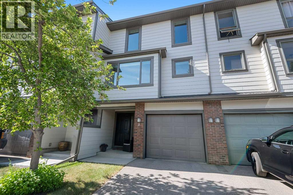 Row / Townhouse for Sale in 3, 185 Woodridge Drive SW|Calgary, Alberta T2W3X7