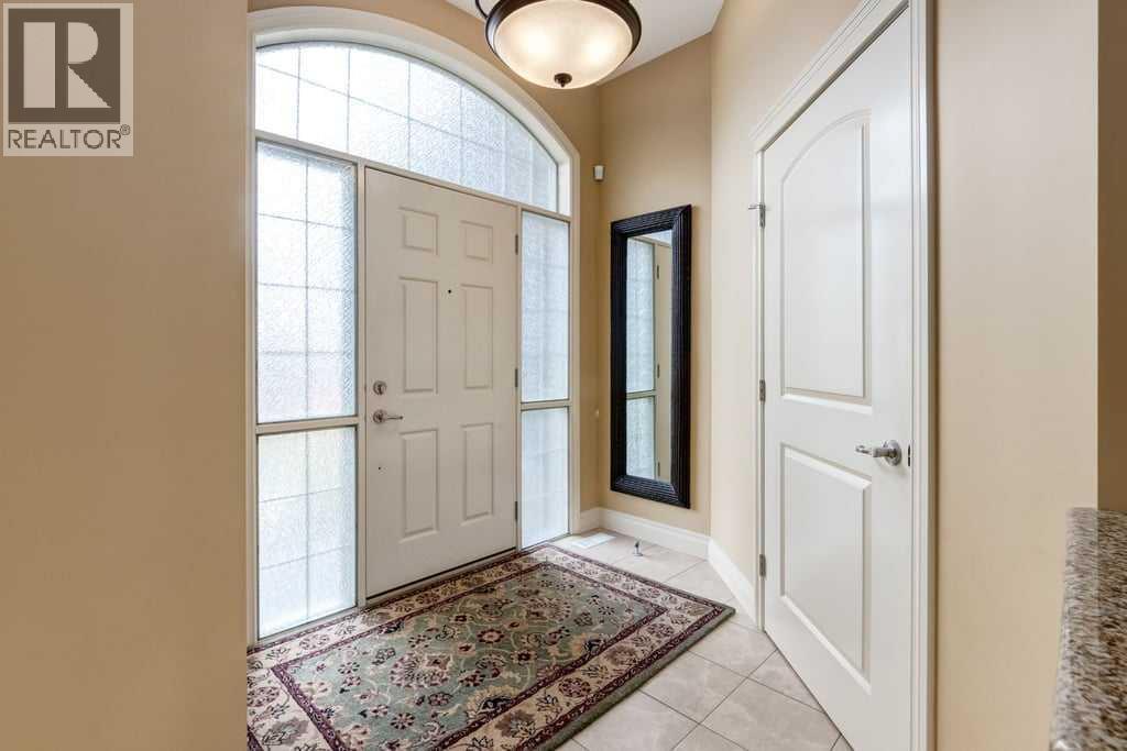 House for Sale in 115 Wentworth Lane SW|Calgary, Alberta T3H0E1 4