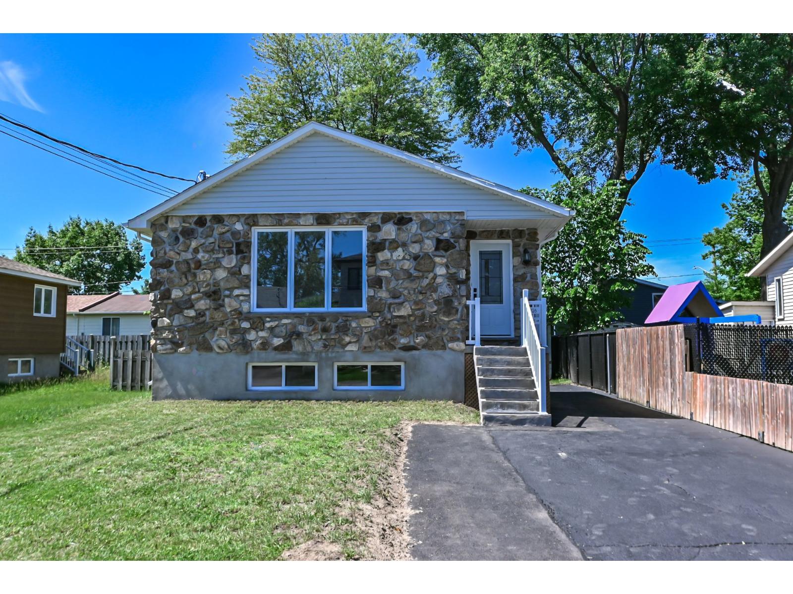 726-728 2e Avenue