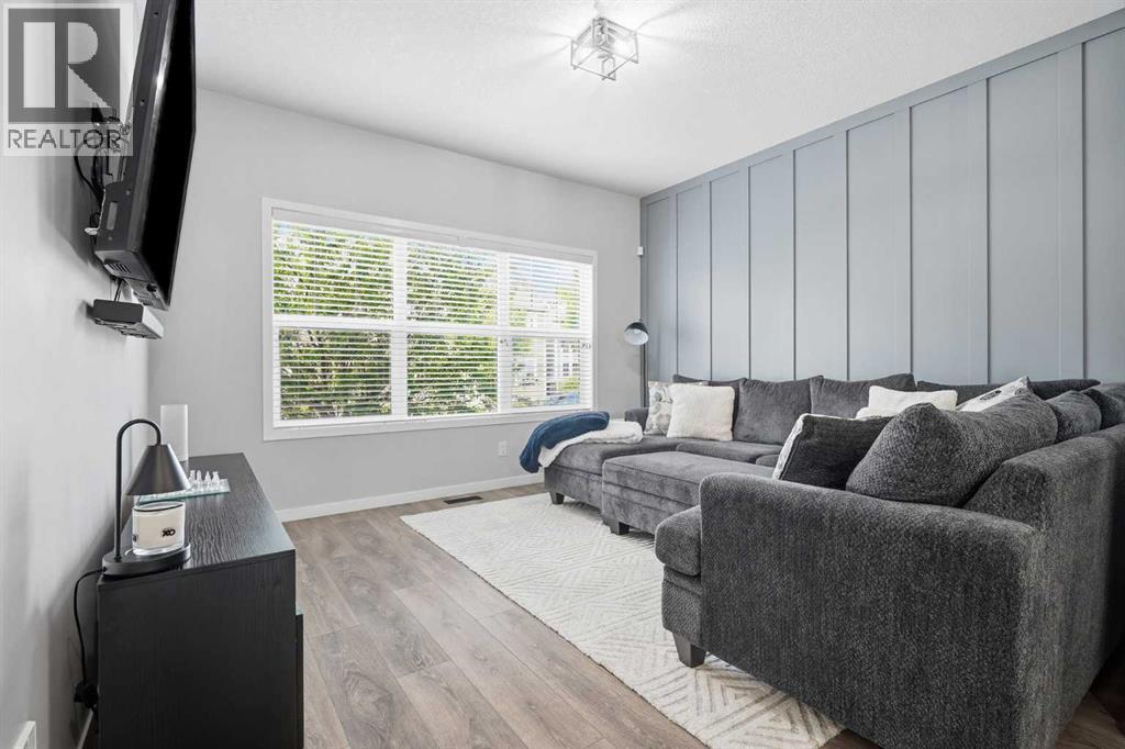 House for Sale in 72 Masters Manor SE|Calgary, Alberta T3M2R4 5